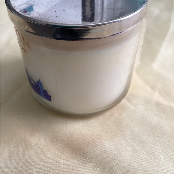 Bath & Body Works London Tea & Lemon Candle New - Picture 3 of 12